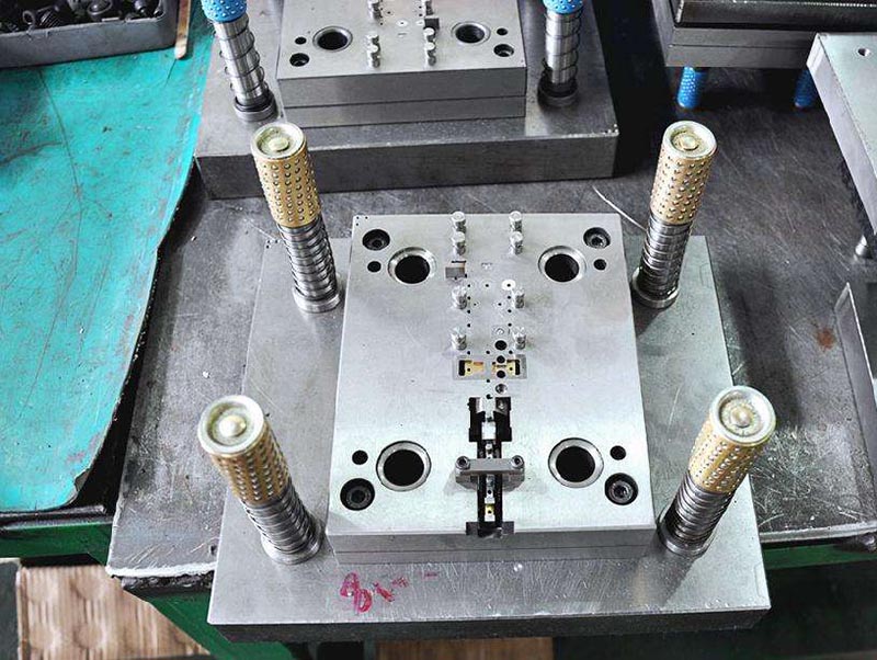 剑河模具制造-01