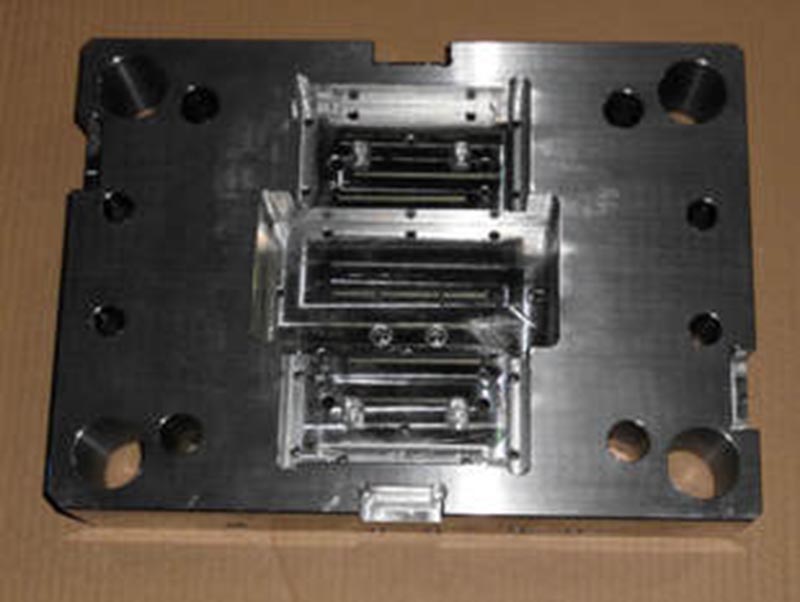 剑河精密塑料模-06